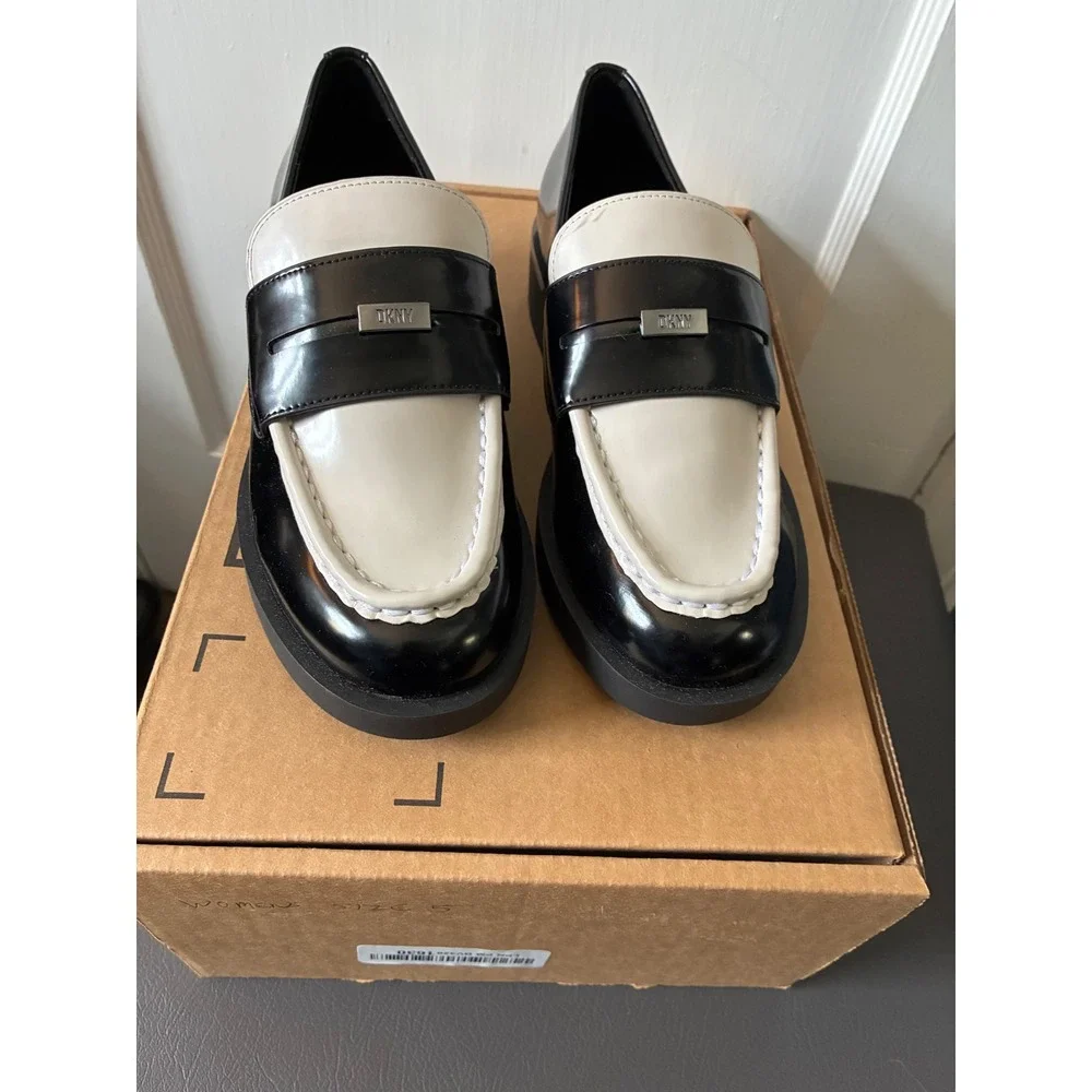 DKNY Womens Bicolor Penny Loafers Black Cream Logo K2377240 Size 5M